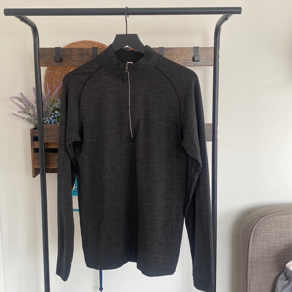 Lululemon Men’s Long Sleeve 1/4 Zip
